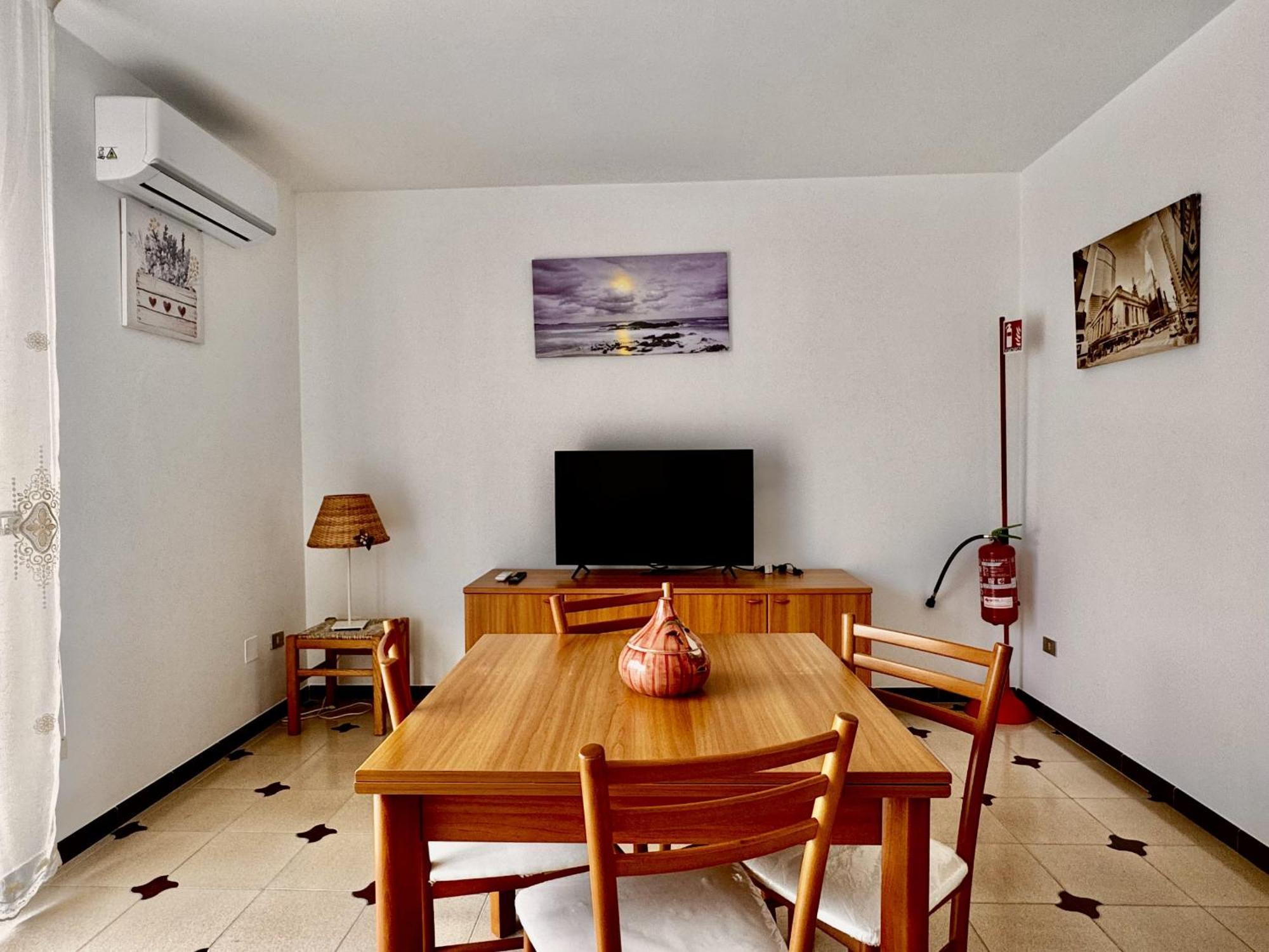 Holidaycasa Leone - Con Posto Auto A 200Mt Dal Mare Sperlonga Exterior photo