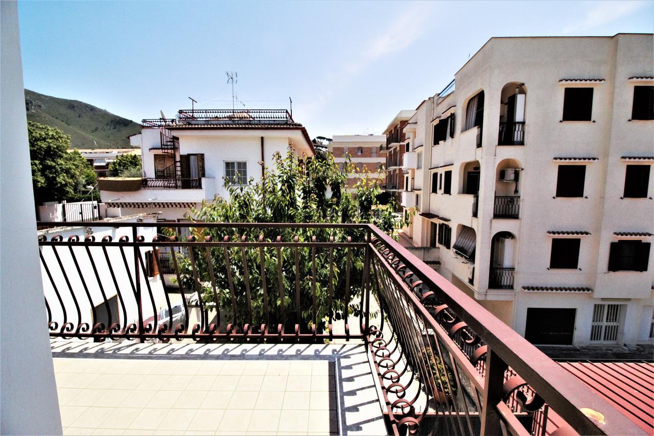 Holidaycasa Leone - Con Posto Auto A 200Mt Dal Mare Sperlonga Exterior photo